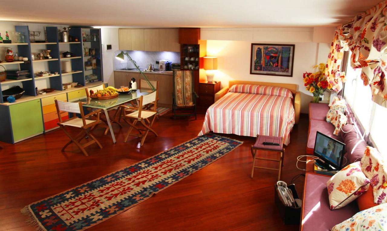Elegante Monolocale Genova Apartment Bagian luar foto